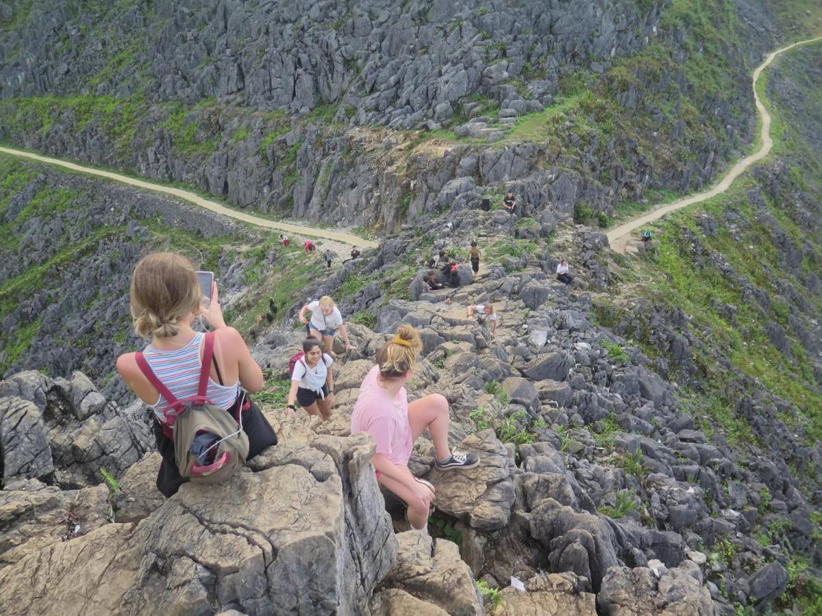 Jasmine Hostel And Motorbike Tours Ha Giang Exterior photo